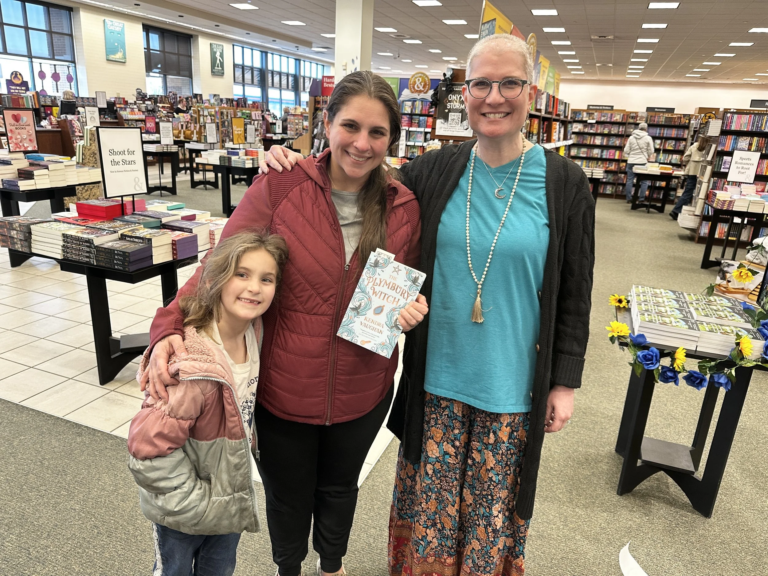 Kendra_vaughan_author_barnes_and_noble_manchester_nh_17.jpg