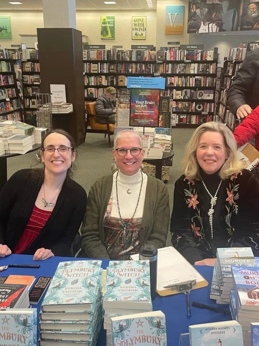 Kendra_vaughan_author_barnes_and_noble_hingham_Jan25_16.JPG