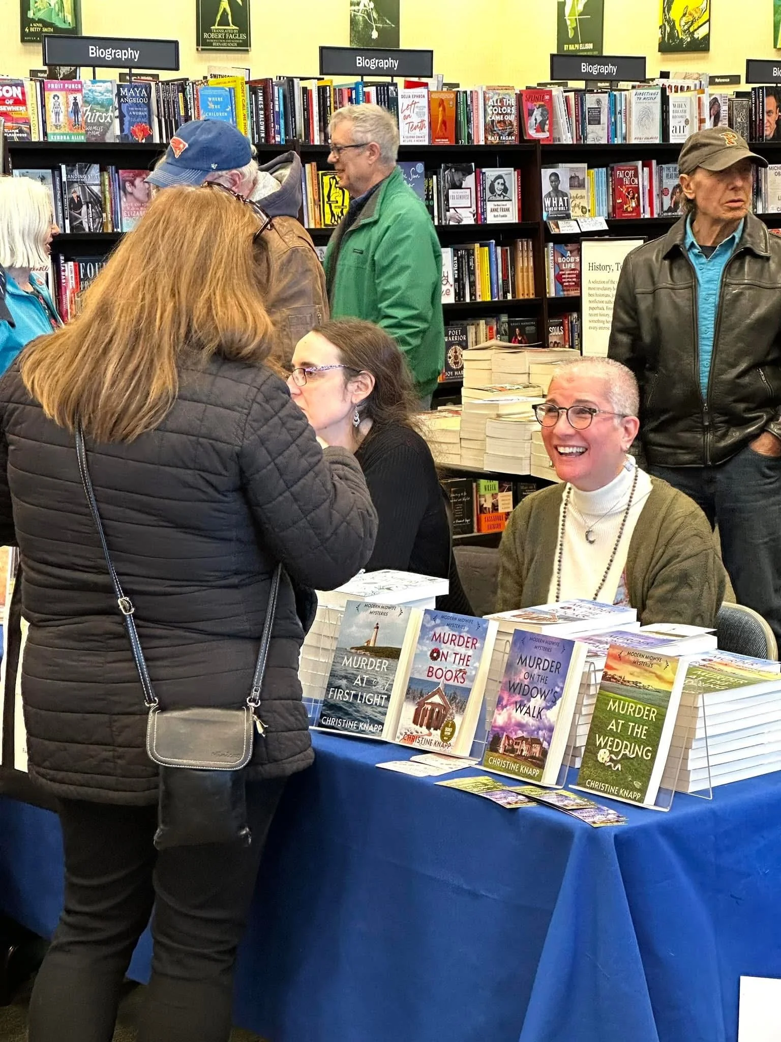 Kendra_vaughan_author_barnes_and_noble_hingham_Jan25_06.JPG