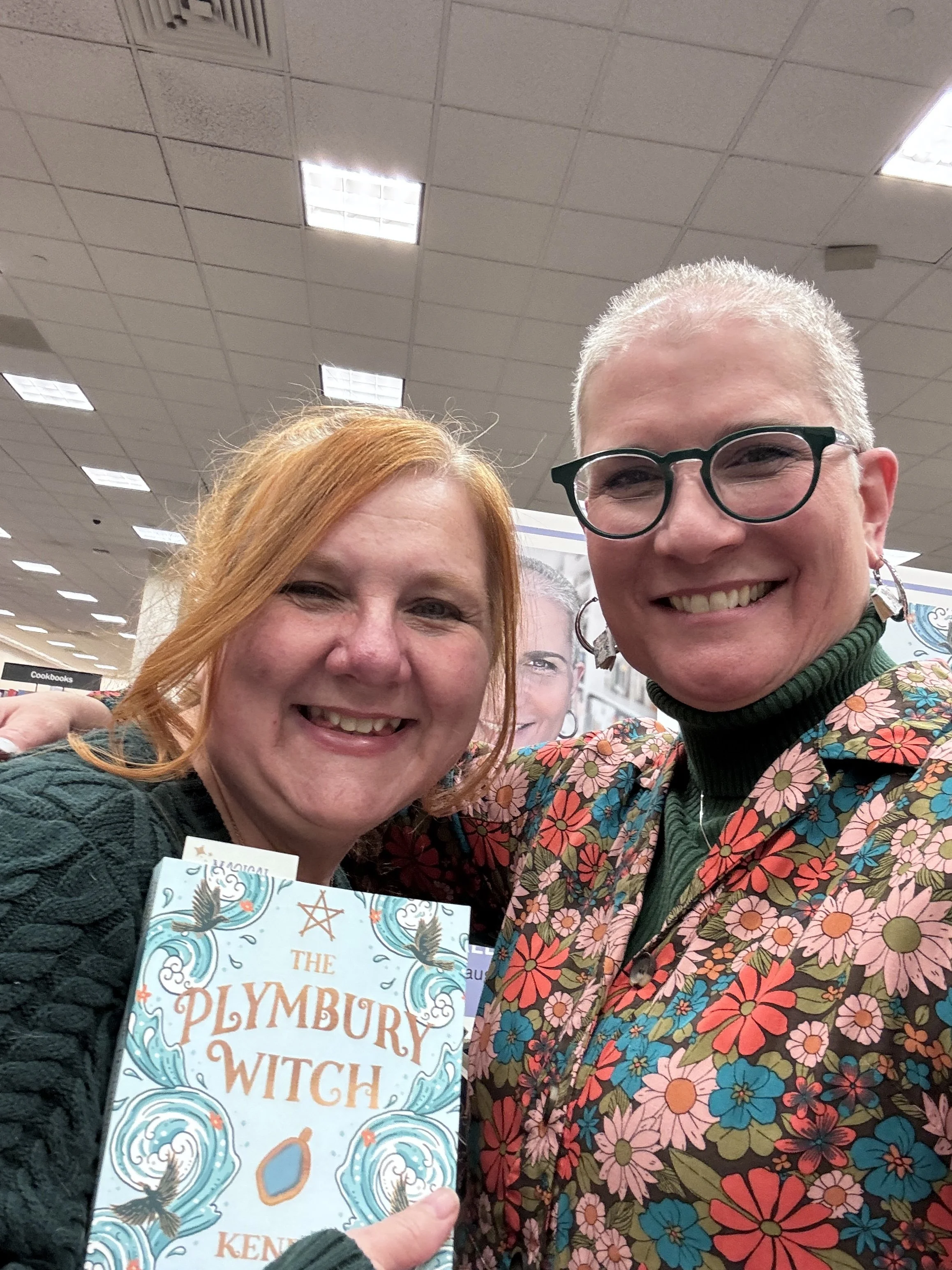 Kendra_vaughan_author_barnes_and_noble_warwick_ri_08.jpg