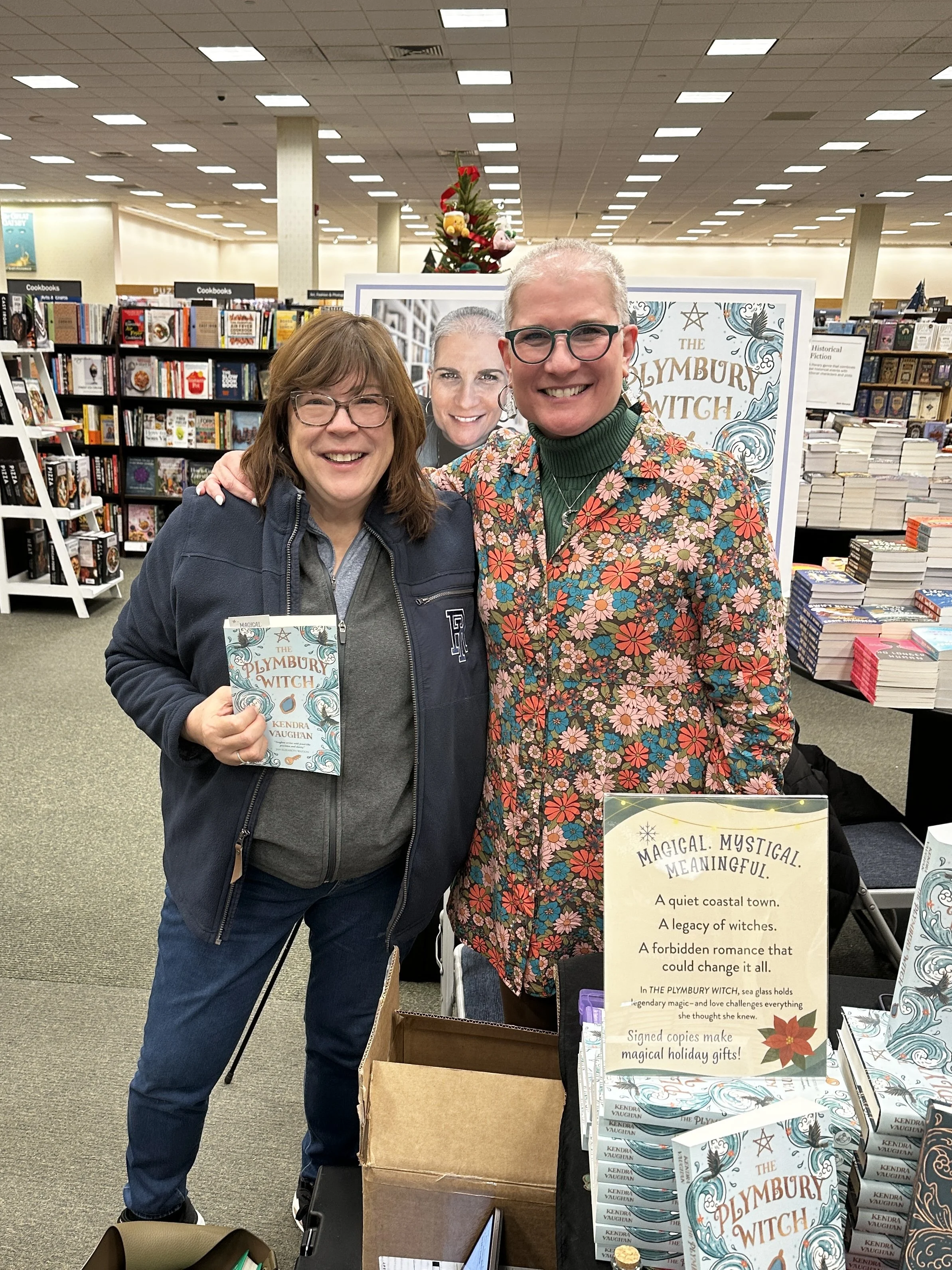 Kendra_vaughan_author_barnes_and_noble_warwick_ri_05.jpg