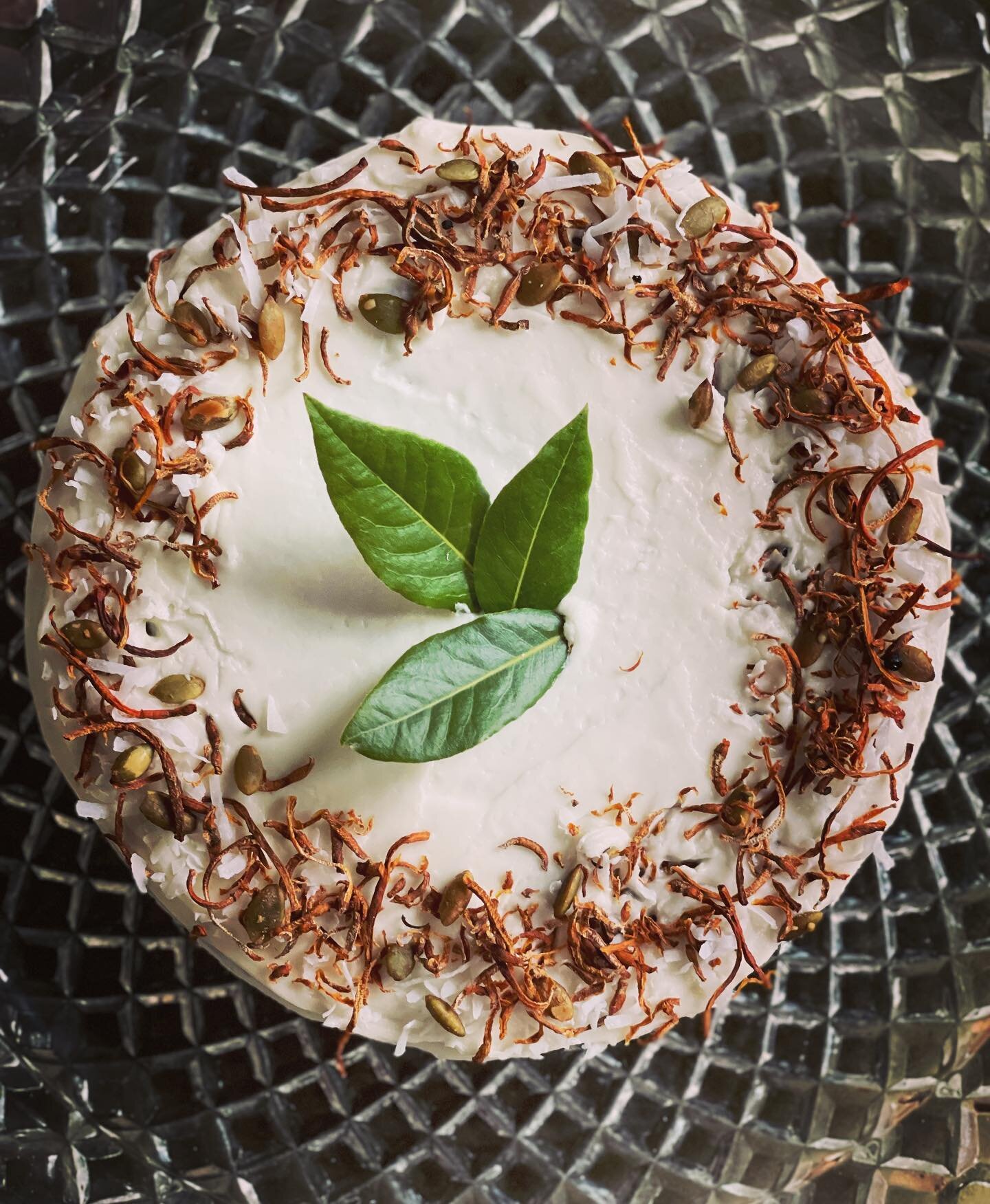 Pumpkin Carrot Coconut topped with dehydrated carrot #vegancake