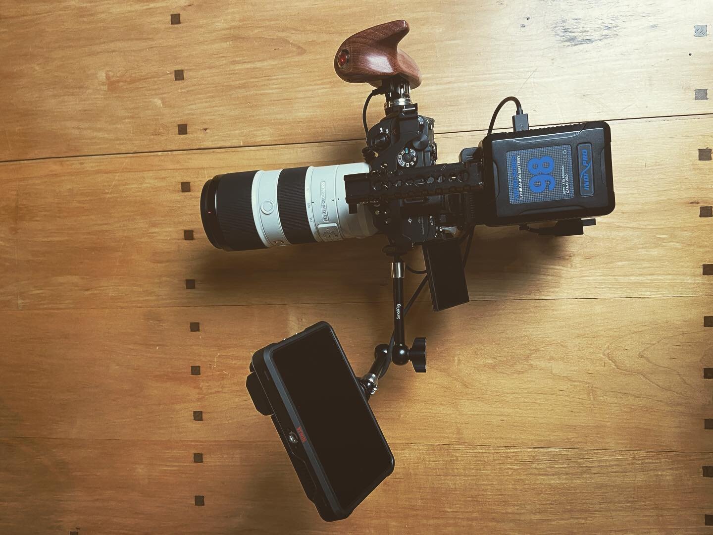 Todays first build:

Sony A7Siii with the 70-200 🫶🏼
-
-
-
#tenbearspro #production #nashville #selfemployed #video #videoproduction #producer #podcast #podcastproducer #sony #sonyalpha #atomosninjav #videography #videographer