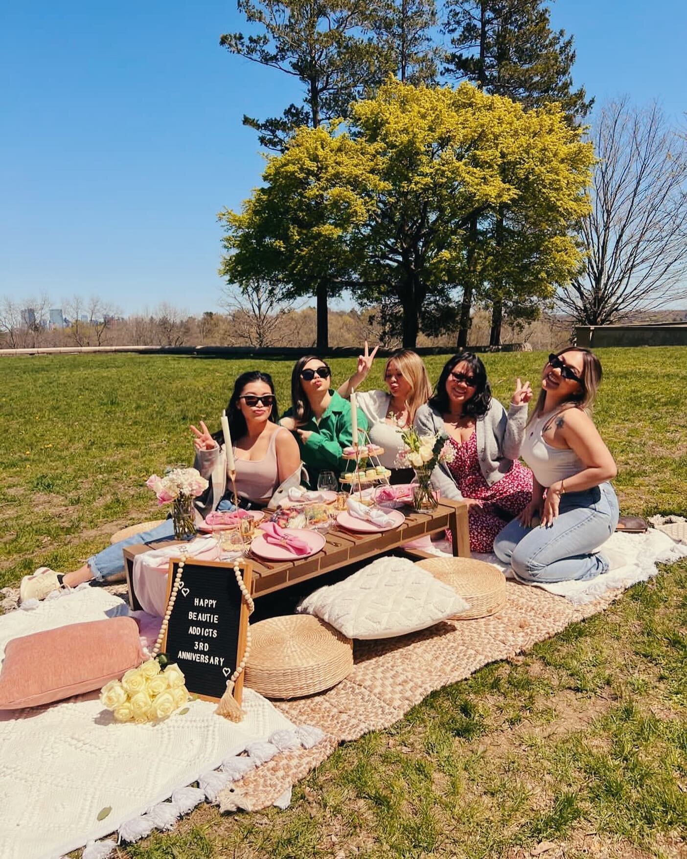 Plan a picnic with your girls! Because? Why not🤩🌸

Share this with your besties and book your picnic with us today ✨

#boston #seaport #bostoncommon #castleisland #carsonbeach #cambridge #northshore #capecod #picnicboston #bachelorette #fun #charcu