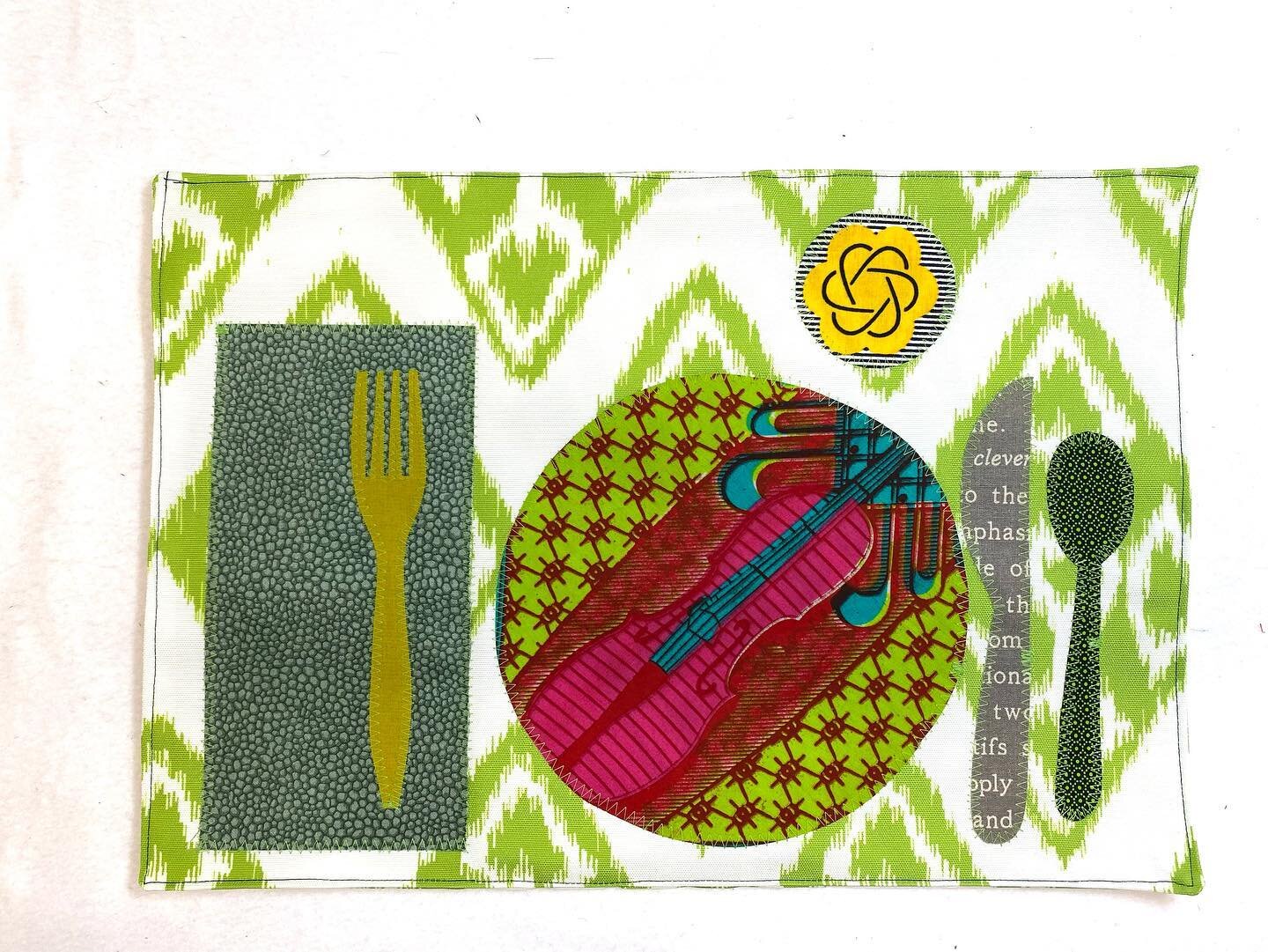 Such a fabulous set of placemats and napkins leaving my studio. Nichole asked for a green theme and they all meticulously crafted for their new home, thinking about her love for theatre, for being a super girlie girl, married to the sweet sweet Taylo