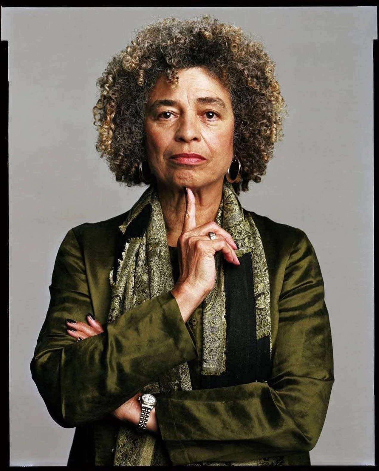 Happy birthday to a true revolutionary Queen, Angela Yvonne Davis! She has been active and involved in political activism since the 70s, and she&rsquo;s still fighting the same fight today! ✊🏿
.
&ldquo;I am no longer accepting the things I cannot ch