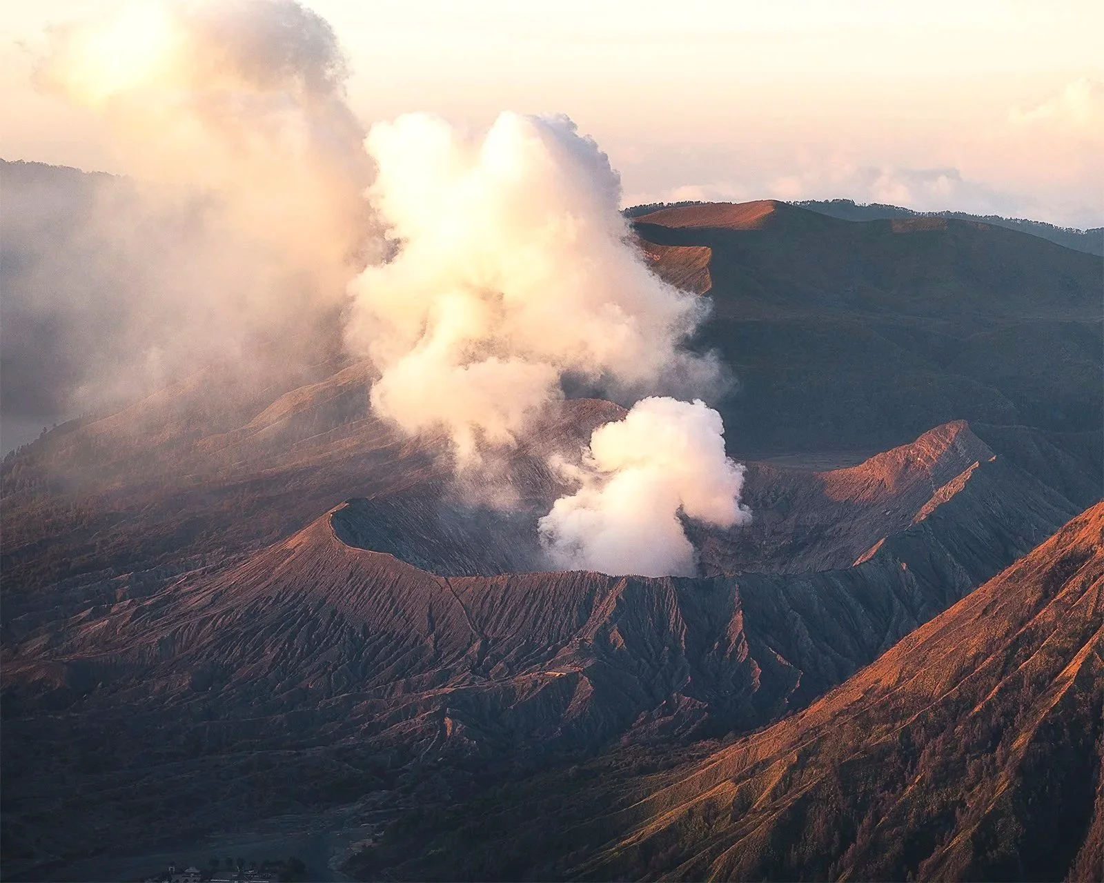 Bromo-Zoom-Sunrise+lows.jpg