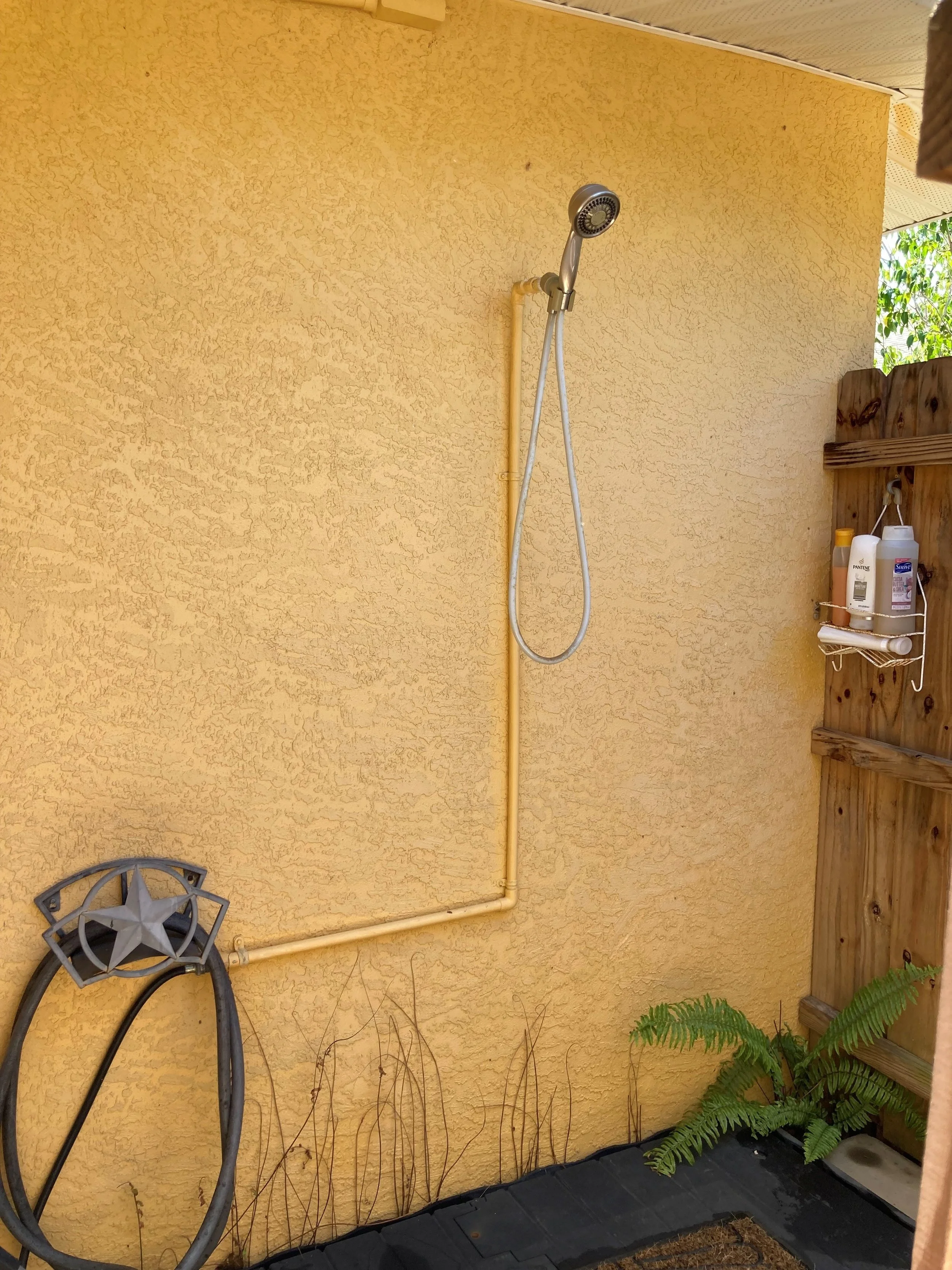 outdoor shower.jpg