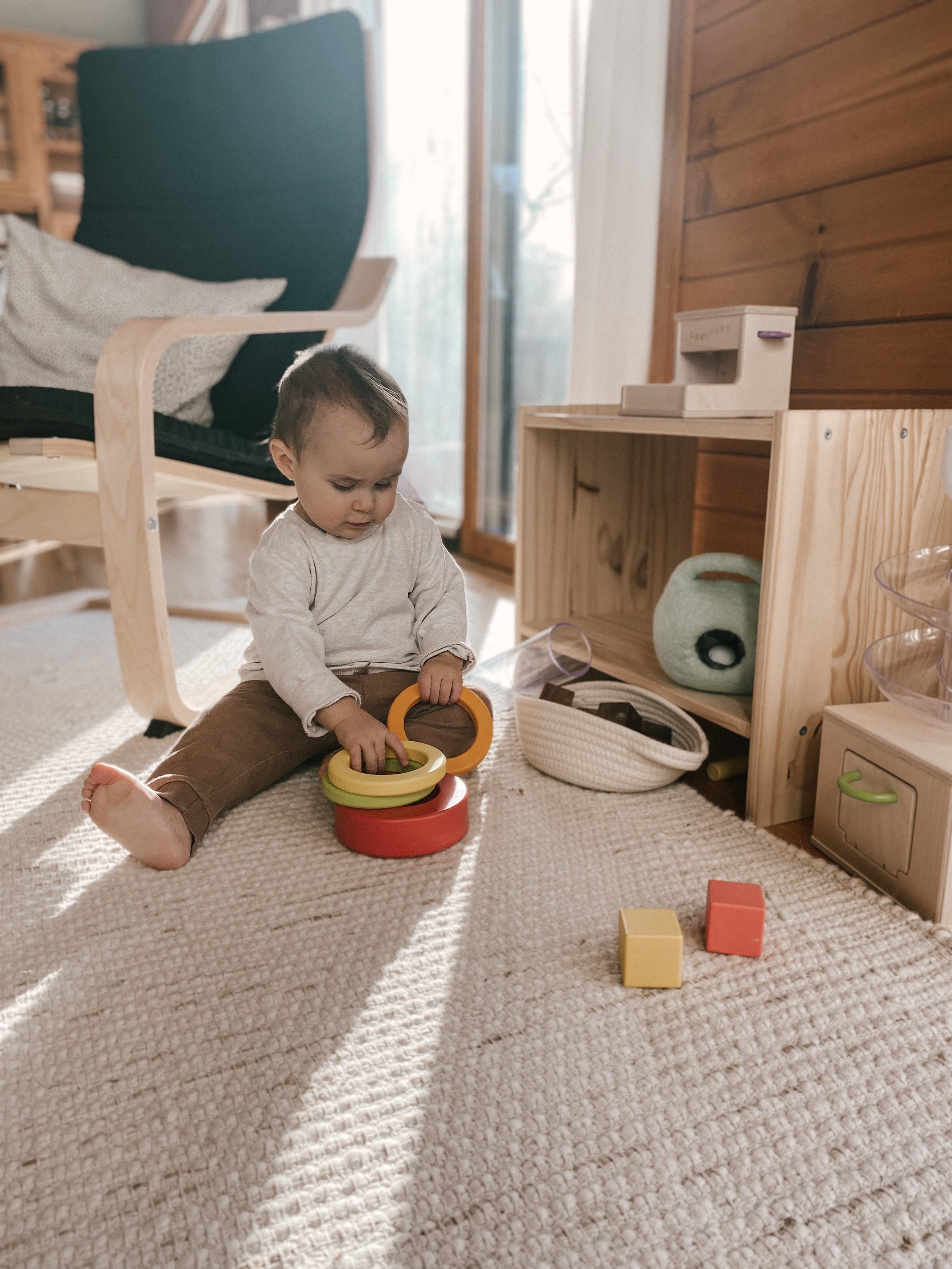 Why We Choose To Not Use Screens &amp; A Day In Our Screen Free Life