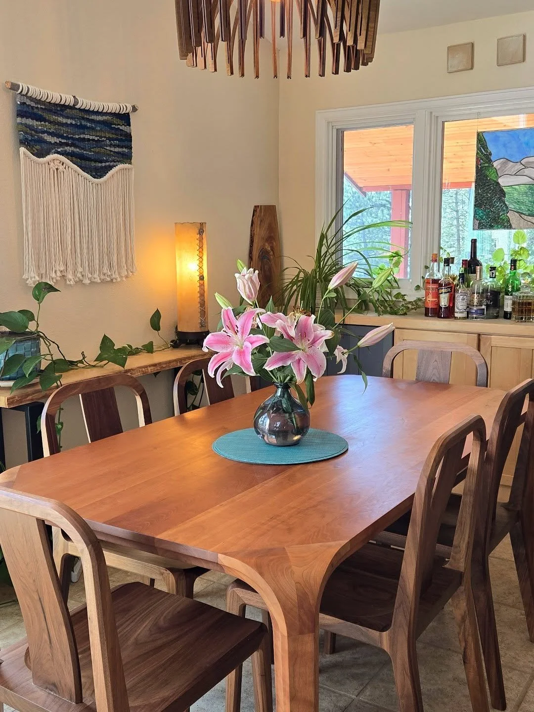 Fragrant lilies making for a cheery Veil Dining Set, one of our favorite design families in the lineup. 
&bull;
&bull;
&bull;
&bull;
&bull;
#interiordesign ##designinspo #modern #midcenturyfurniture #midcenturydesign #midcenturymodern #midmod #arch #