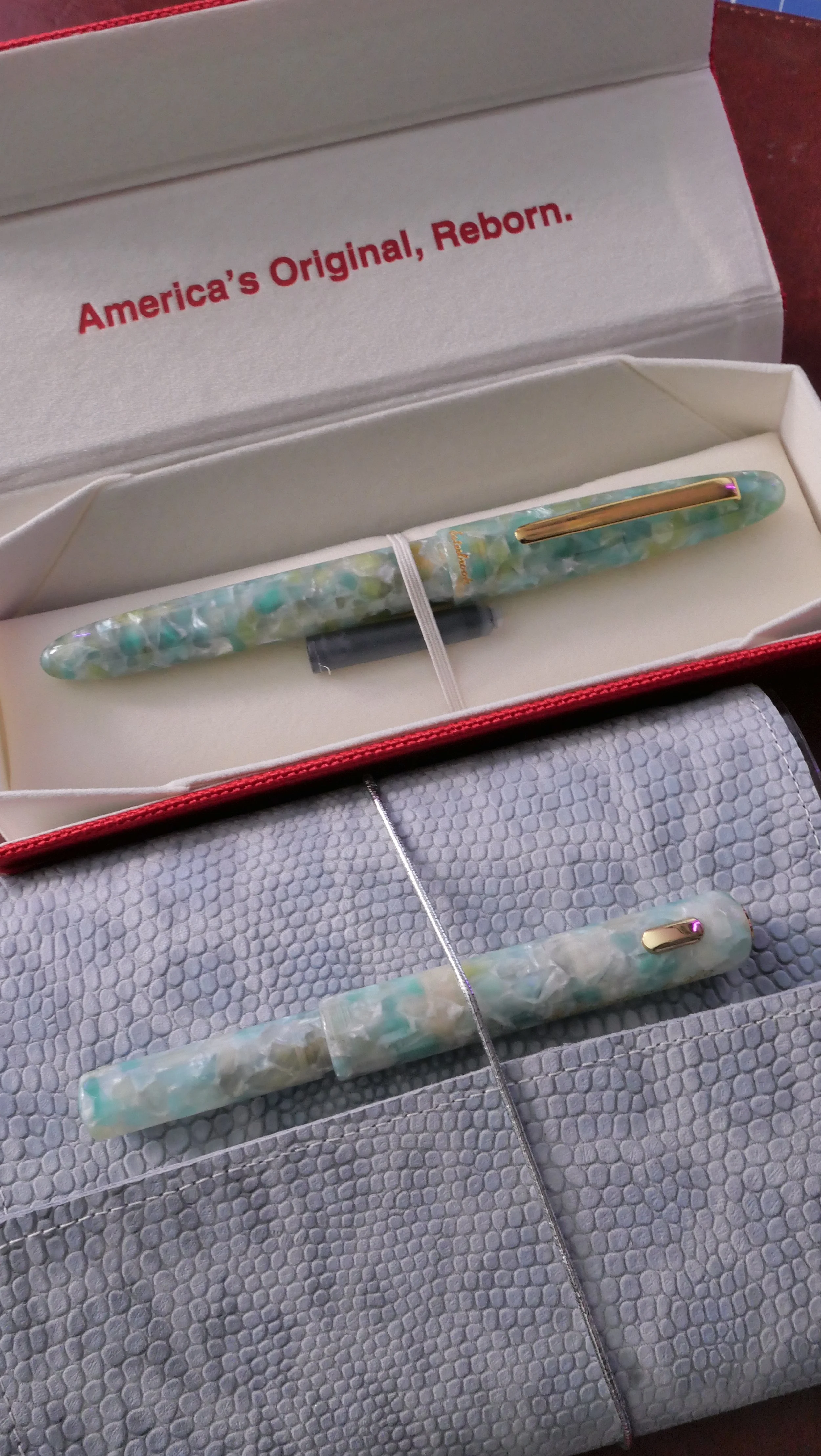 esterbrook-estie-unboxing-sea-glass.jpg