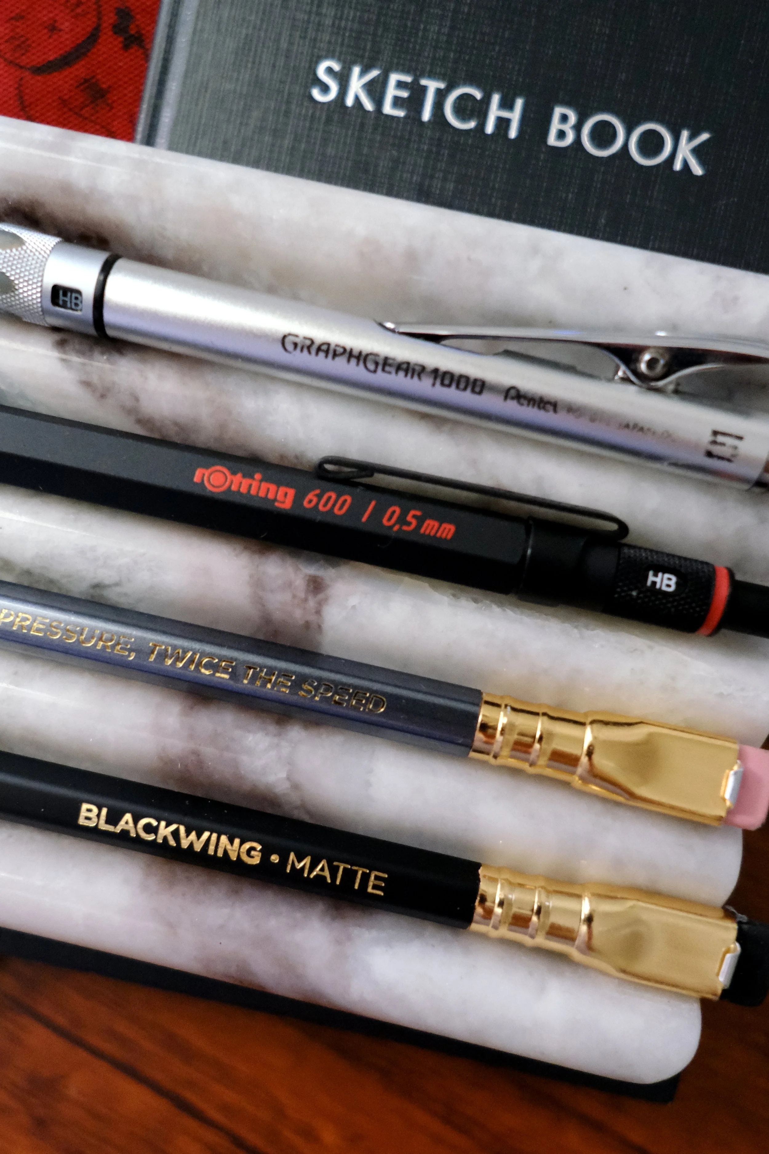 how to pick a drawing pencil.jpg