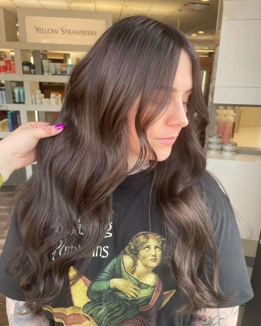 We love an expensive brunette, and so does @madisonhairgarden! 🤩 

Don't forget! We still have @kerastase_official gift sets available in a range of collections that's are sure to please your hair (and wallet!) 

&bull;
&bull;
&bull;
#yellowstrawber