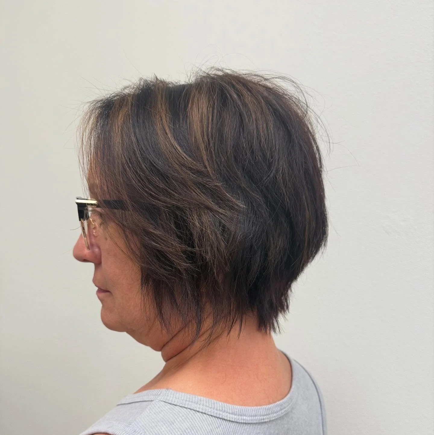 Short hair just hits different- and this look is a pure beauty. Your turn? Tap the link to book your transformation.