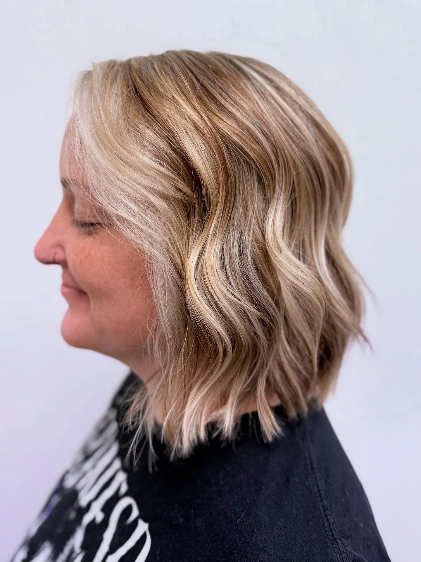 From flat to full of life, dull to dimensional &mdash; this look brings movement, glow, and that carefree energy we all crave.
Perfect for when you&rsquo;re feeling stuck and need a little shift. 🌙💇🏼&zwj;♀️
Let&rsquo;s create the kind of change th