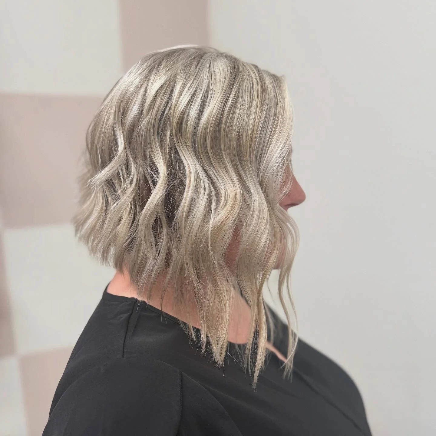 📣 Blondes, listen up! Summer sun = extra hair care. Here are 3 pro tips to keep your blonde bright &amp; beautiful:
	1.	☀️ Protection is a Must &ndash;  Before you make a splash, give your hair a little shield! Spritz on some leave-in conditioner be