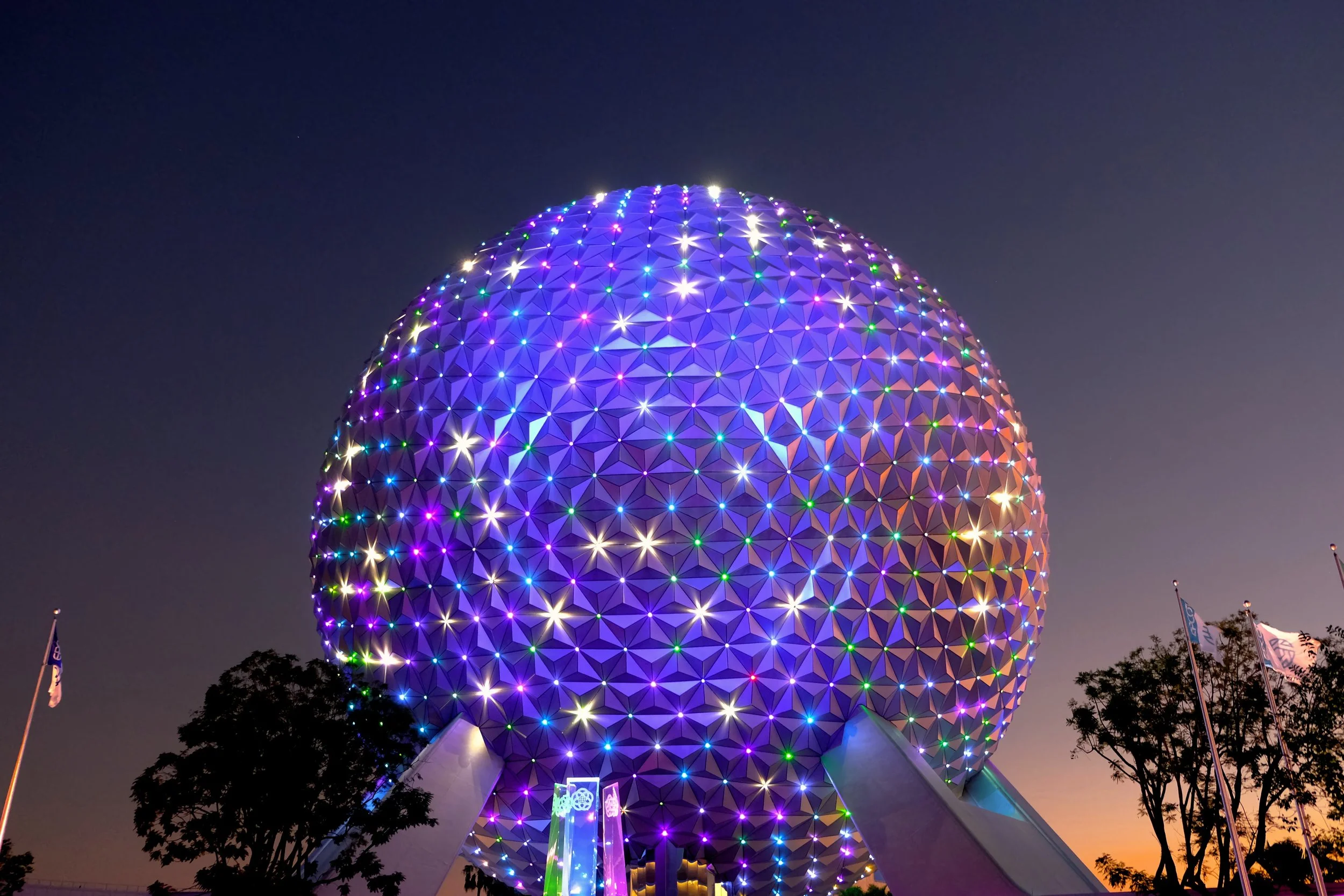 Get a FREE copy of my guide to Epcot for toddlers!
