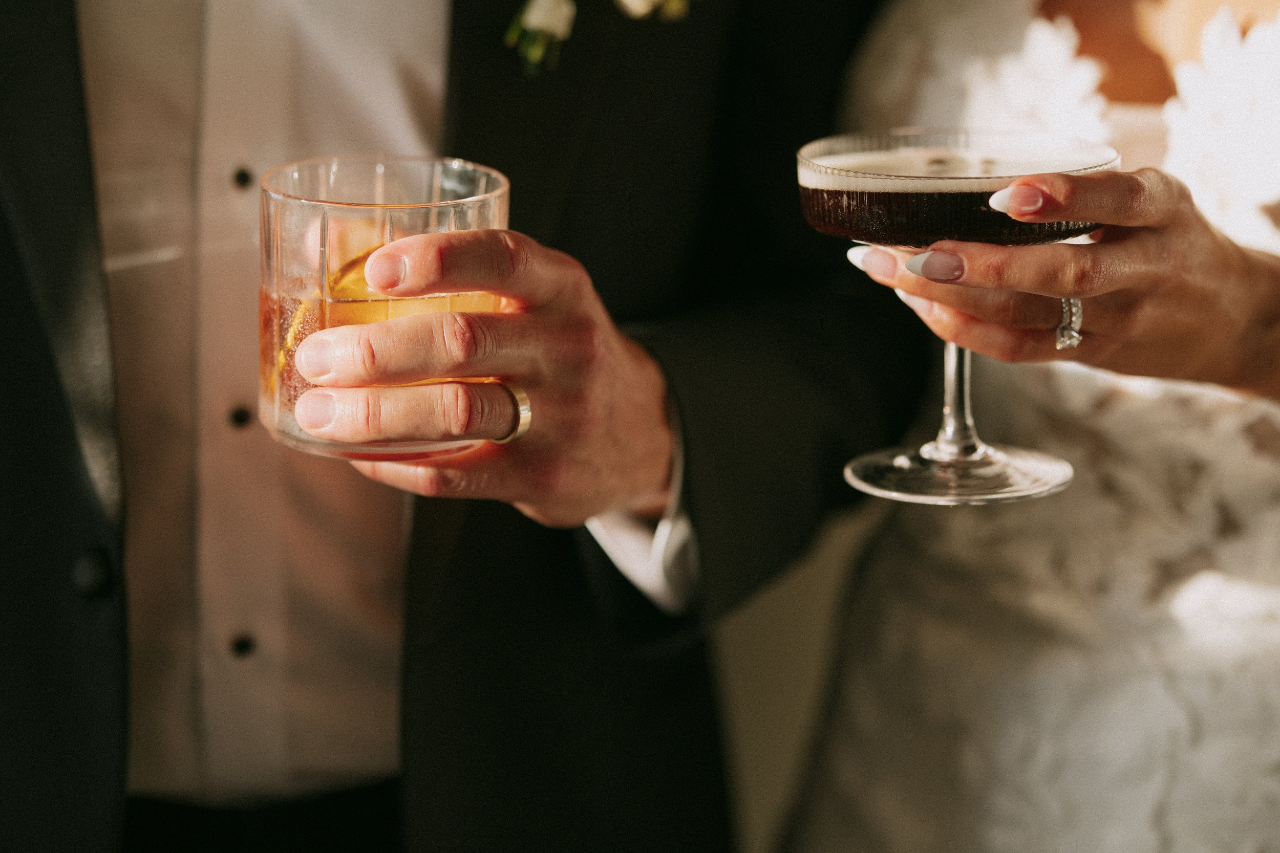 how to create the perfect cocktail hour for your wedding