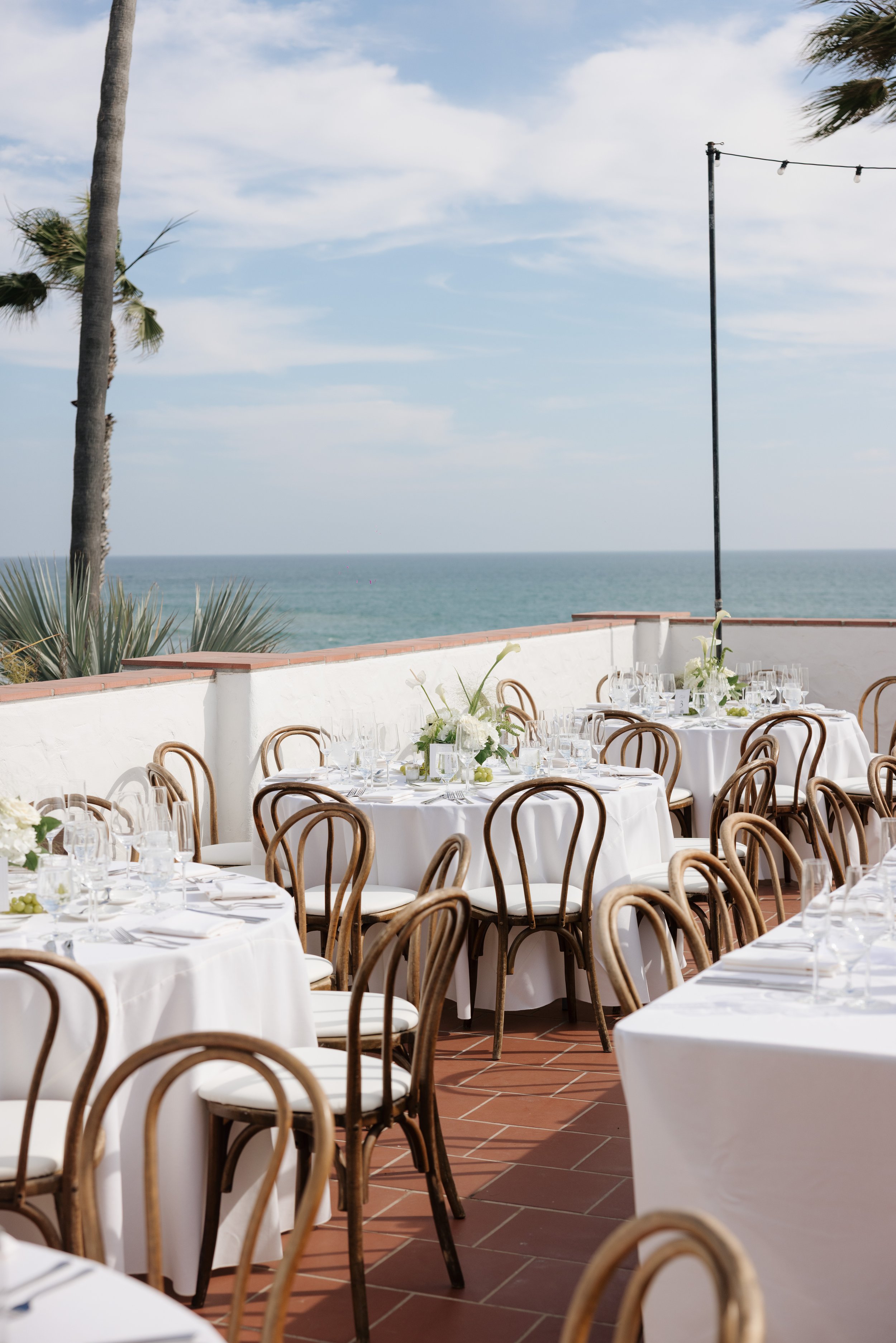 how to choose the perfect summer wedding venue (and what to ask first)