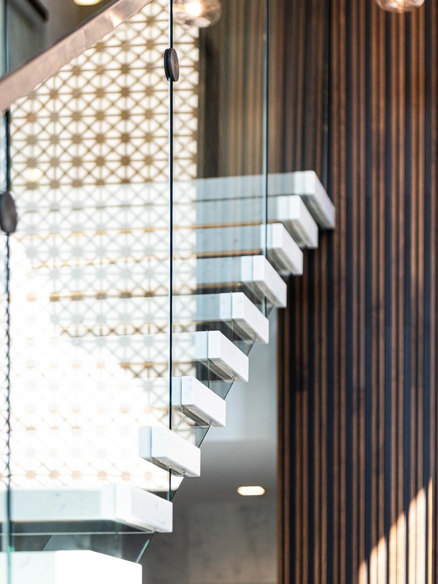 Sometimes I shoot spaces while I&rsquo;m waiting for someone at a shoot.  @compassminnesota in Wayzata has a very cool entry. Although it has a small footprint, don&rsquo;t forget to look up. :-) From a  @twincitiesrealproducers shoot last year with 