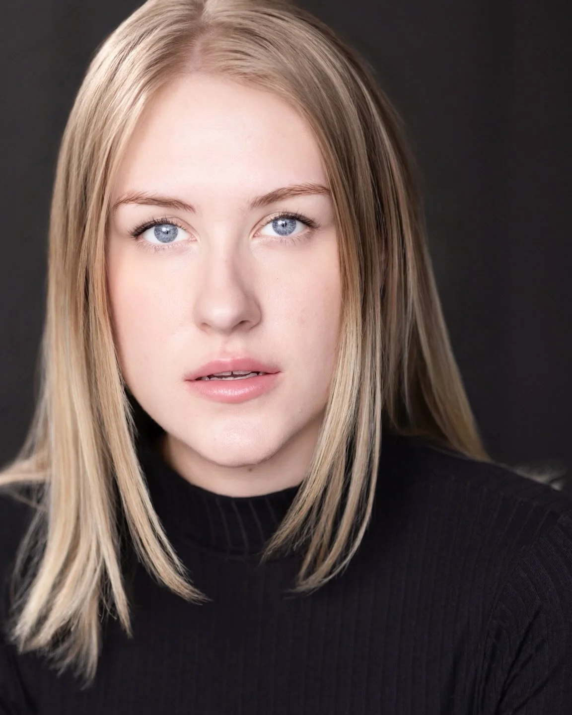 Meet Alexa. Actor headshots.