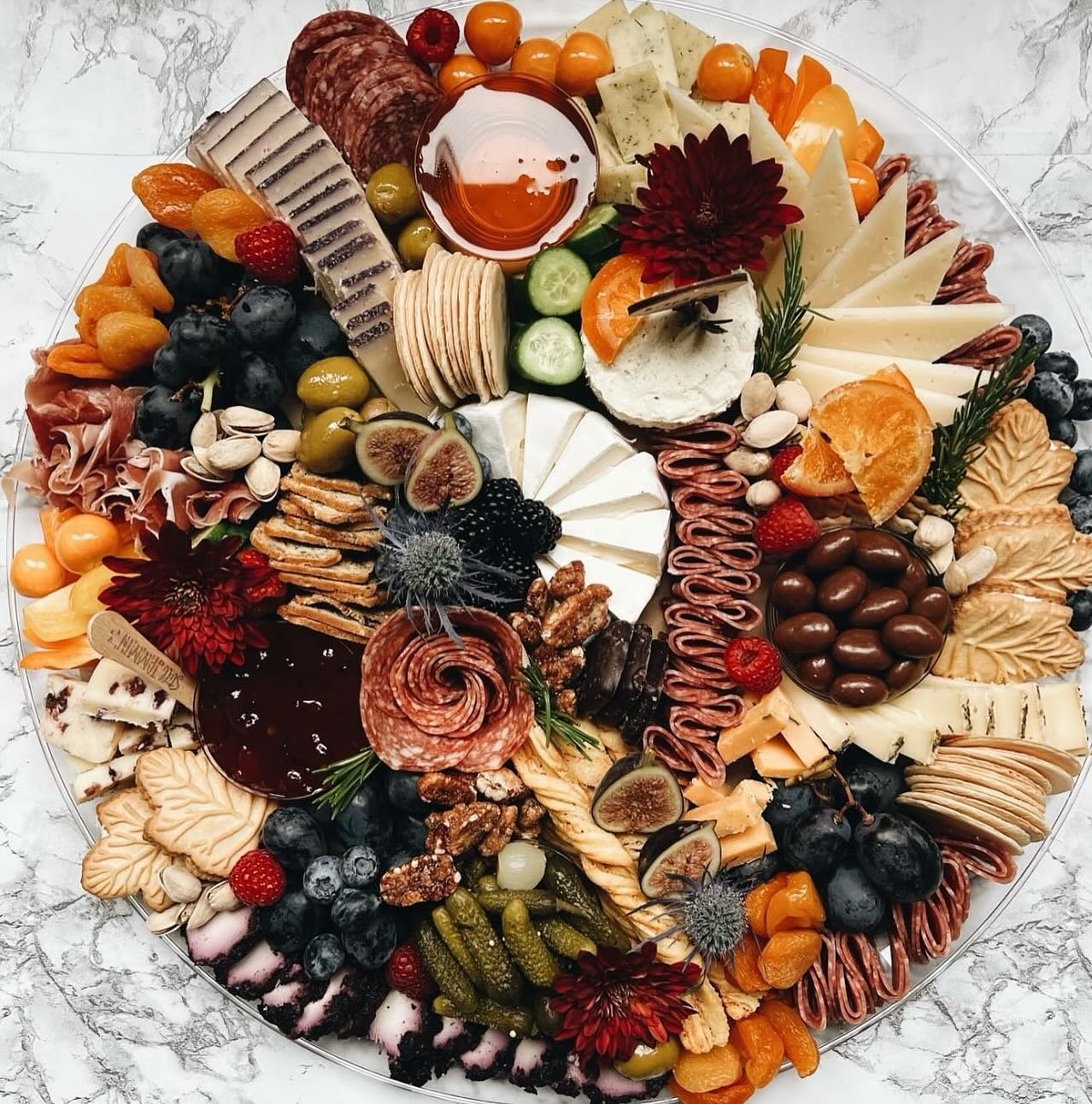 🦃 THANKSGIVING🦃 is right around the corner.. need an appetizer to wow your guests or take the stress out of your busy cooking day?! We can help! 

🍁 Medium and Large sizes available. Pick up Wednesday Nov 27th only - Grace Church Eden Prairie. 
🍁
