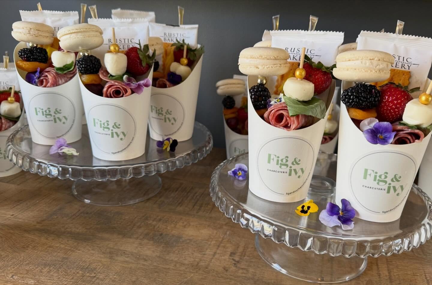 Sweet twist on a classic: charcuterie cups + macaroons 💕 

@go.crisp 

#mncatering #mnevents #charcuteriecups #macarons #mncharcuterie