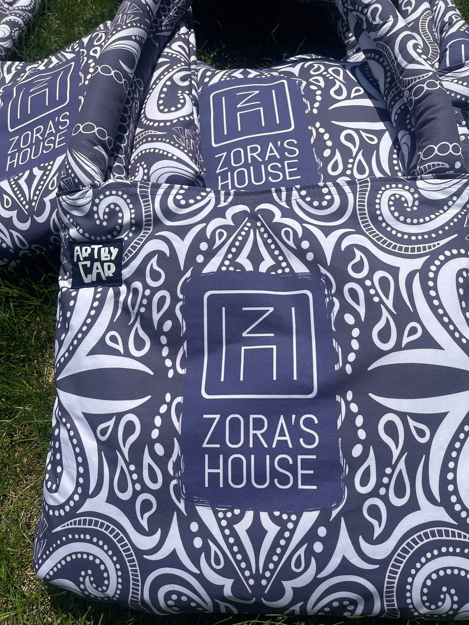 ZH-ToteCollab26_19.jpg