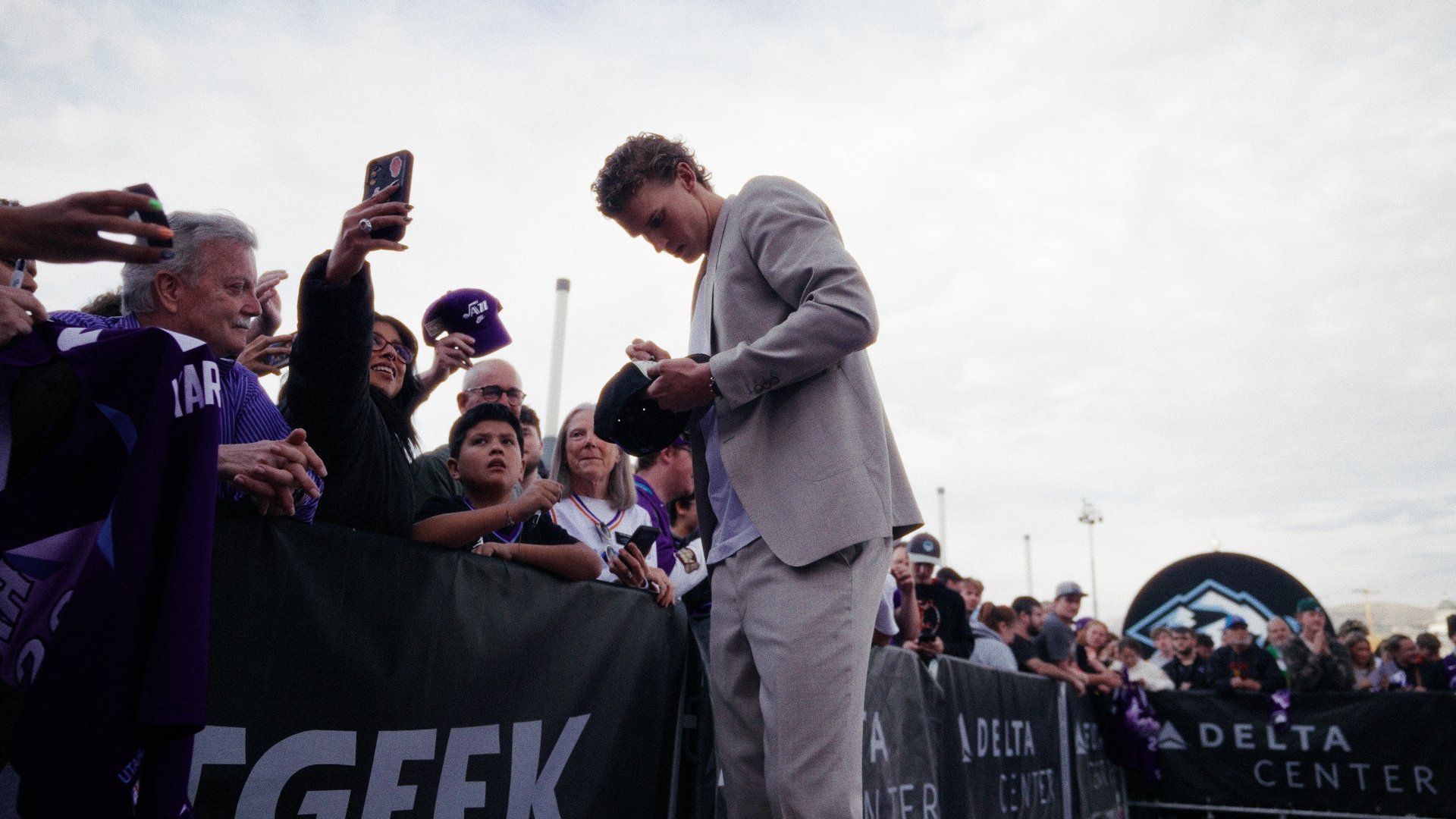 Timeline 1_01_00_55_11.jpg