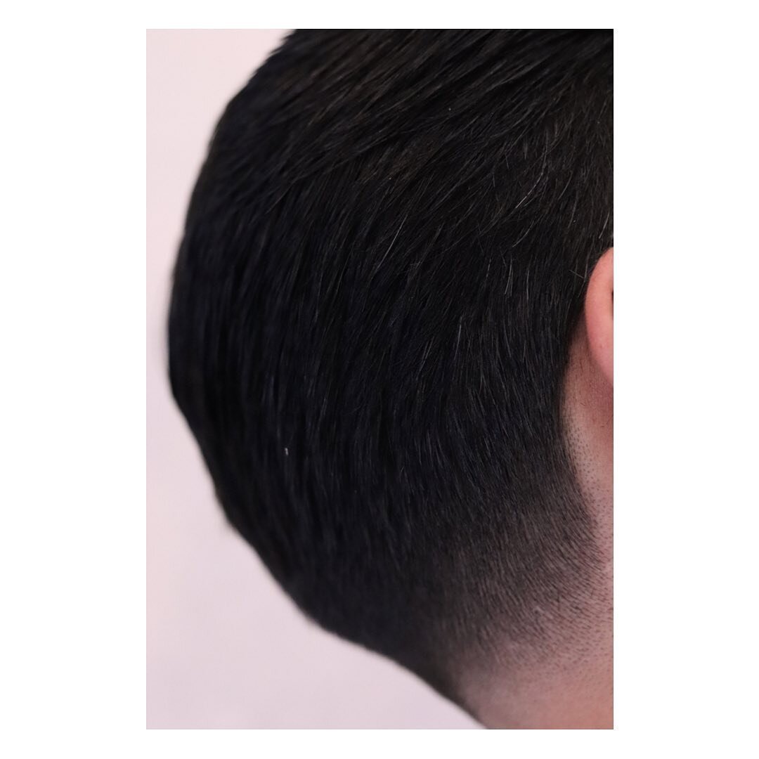 Taper Fade&hellip; self explanatory.
💇🏽&zwj;♂️ - @_garrethmatthews 

- Little Bear Barbershop
#taperfade #taper #smooth #menshair #mensfashion #mensstyle #fashionweek #fashion #style #southyarra #melbourne #barbershop #barbers #hairdresser