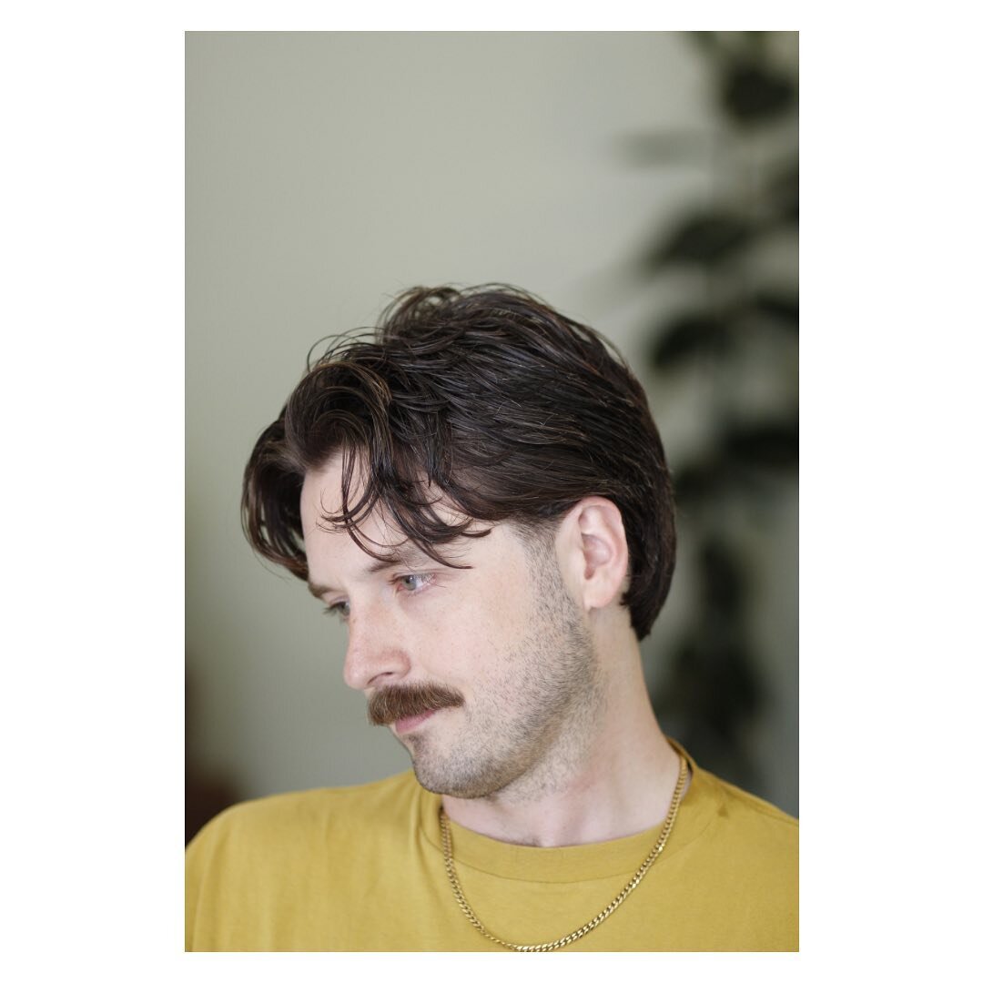 For some natural is better in terms of styling your hair. Others prefer a little more product for the desired look. With Erick we used a few sprays of salt spray to create a natural flow.
💇🏽&zwj;♂️ - @_garrethmatthews 

- Little Bear Barbershop

#m