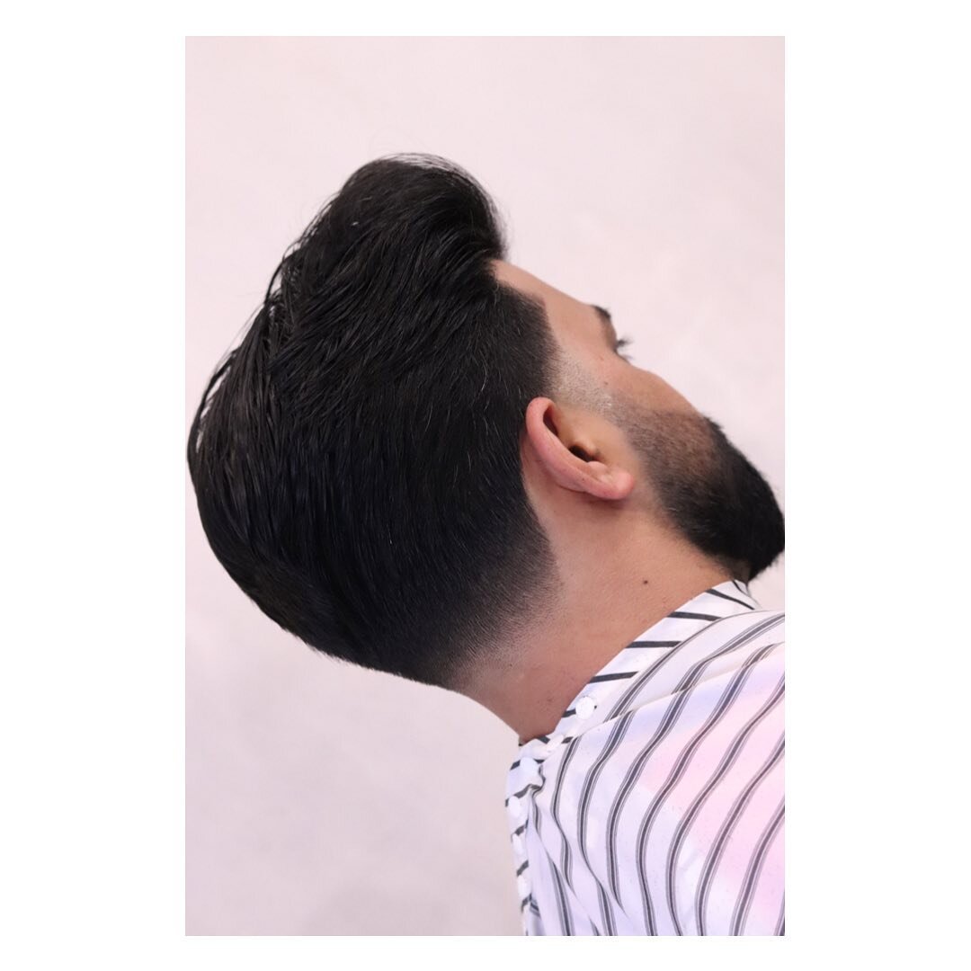 Taper Fade. Nothing can beat it.
💇🏽&zwj;♂️ - @_garrethmatthews 

- Little Bear Barbershop
#menshair #mensfashion #mensstyle #menshealth #fashion #fashionweek #mensfashionweek #style #hair #hairstyle #burly #dysonhairpro #dysonhair #melbourne #south