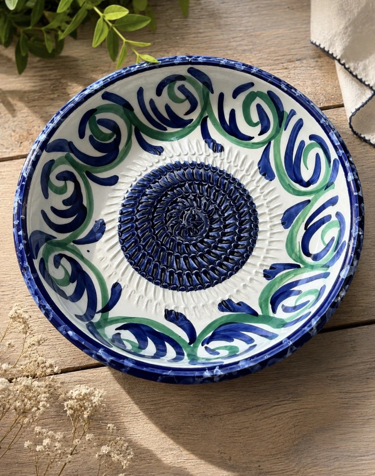 Handmade Spanish Garlic Grater Bowl 15cm | Ceramic Garlic Grater Dish | Olive Oil & Bread Dipping Bowl