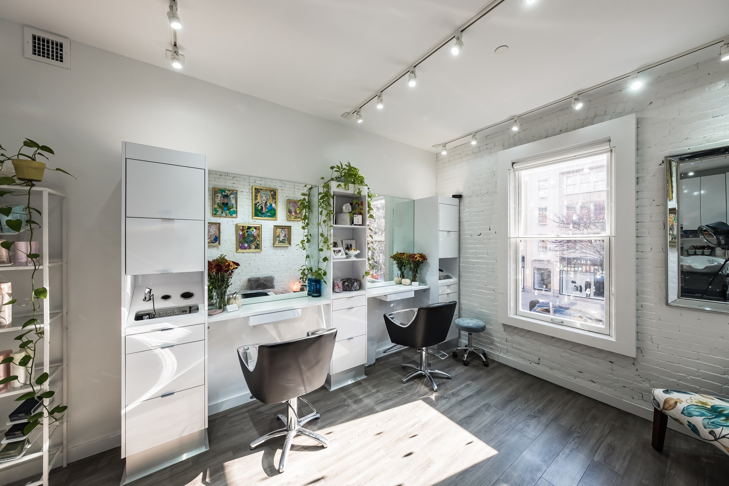 Newbury Street Boston all-inclusive salon space for lease