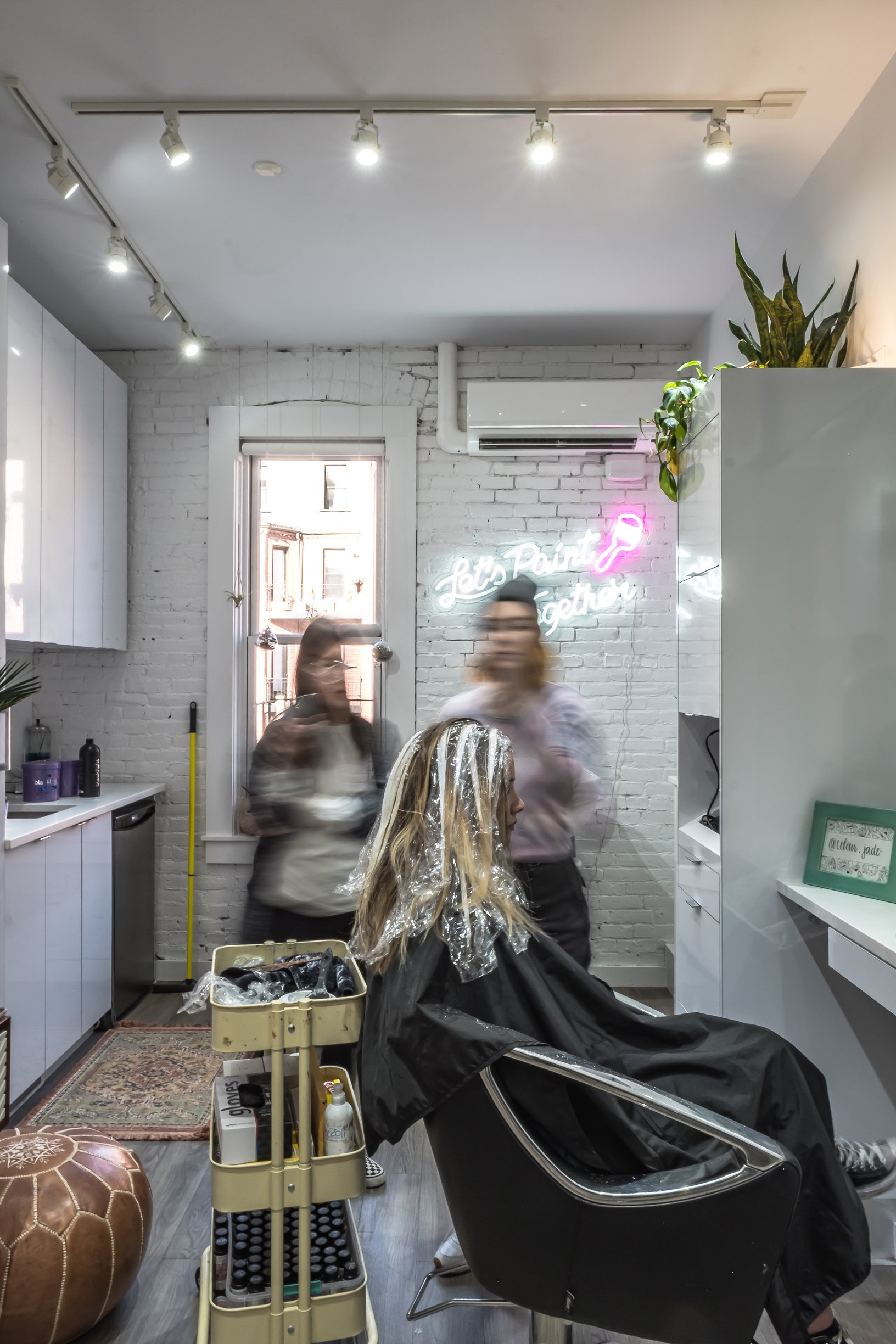 Boutique Boston Newbury Street all-inclusive hair salon space for rent