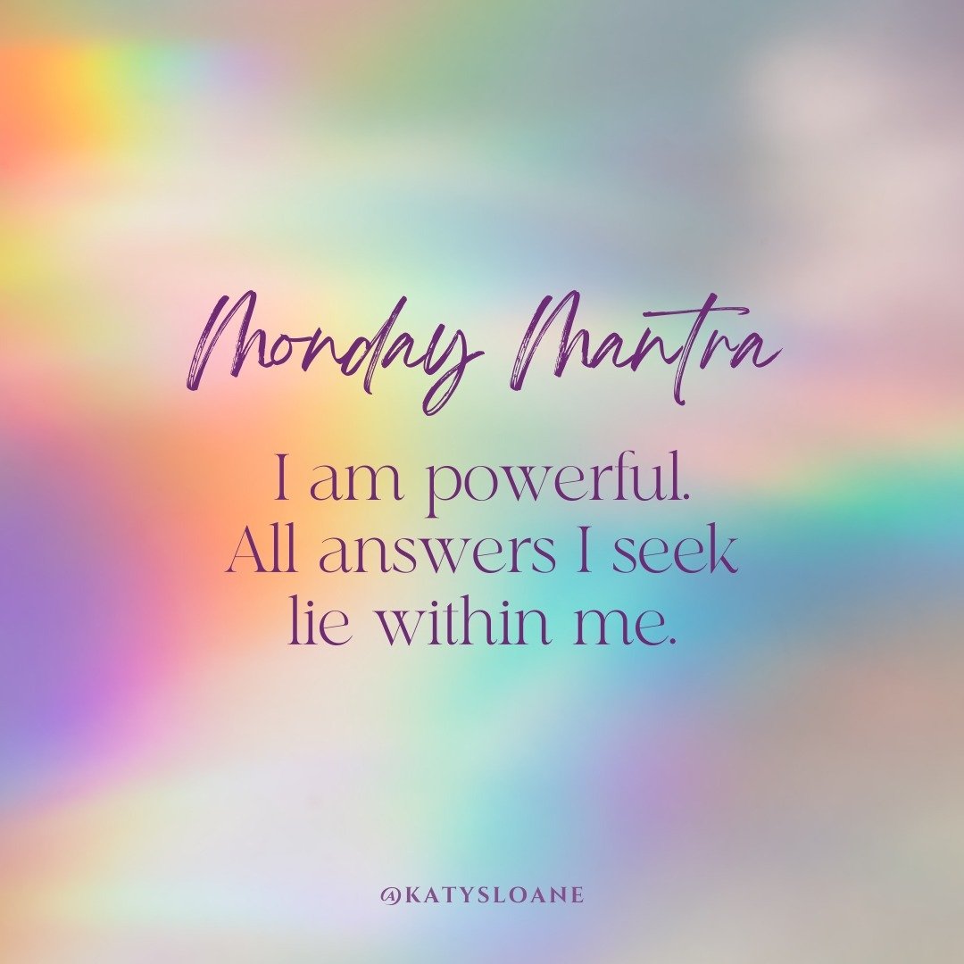 Happy Monday! Here&rsquo;s a mantra to set you up for the week ahead. 🙌 
✨Read the mantra out loud
✨Repeat throughout the day 

Remember words are powerful vibrations that create and shape our reality. You can use this mantra to build a positive vib