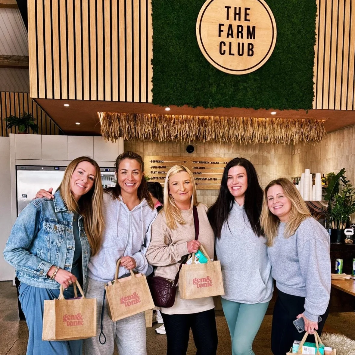 Still high vibing from Tuesday&rsquo;s Gem &amp; Tonic event!! ✨🔮💫🥳

This week I had the absolute pleasure of attending the beautiful @gemandtonicofficial event at a gorgeous farmhouse nestled in the Cheshire countryside. @glouiseatkinson and the 