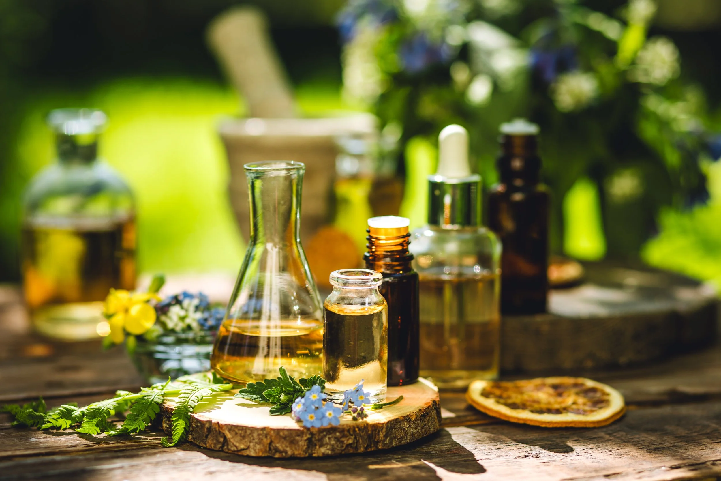 Beyond the Folk Method: Crafting Herbal Extracts with Science and Spirit w/ Amanda Verkest- APR 11