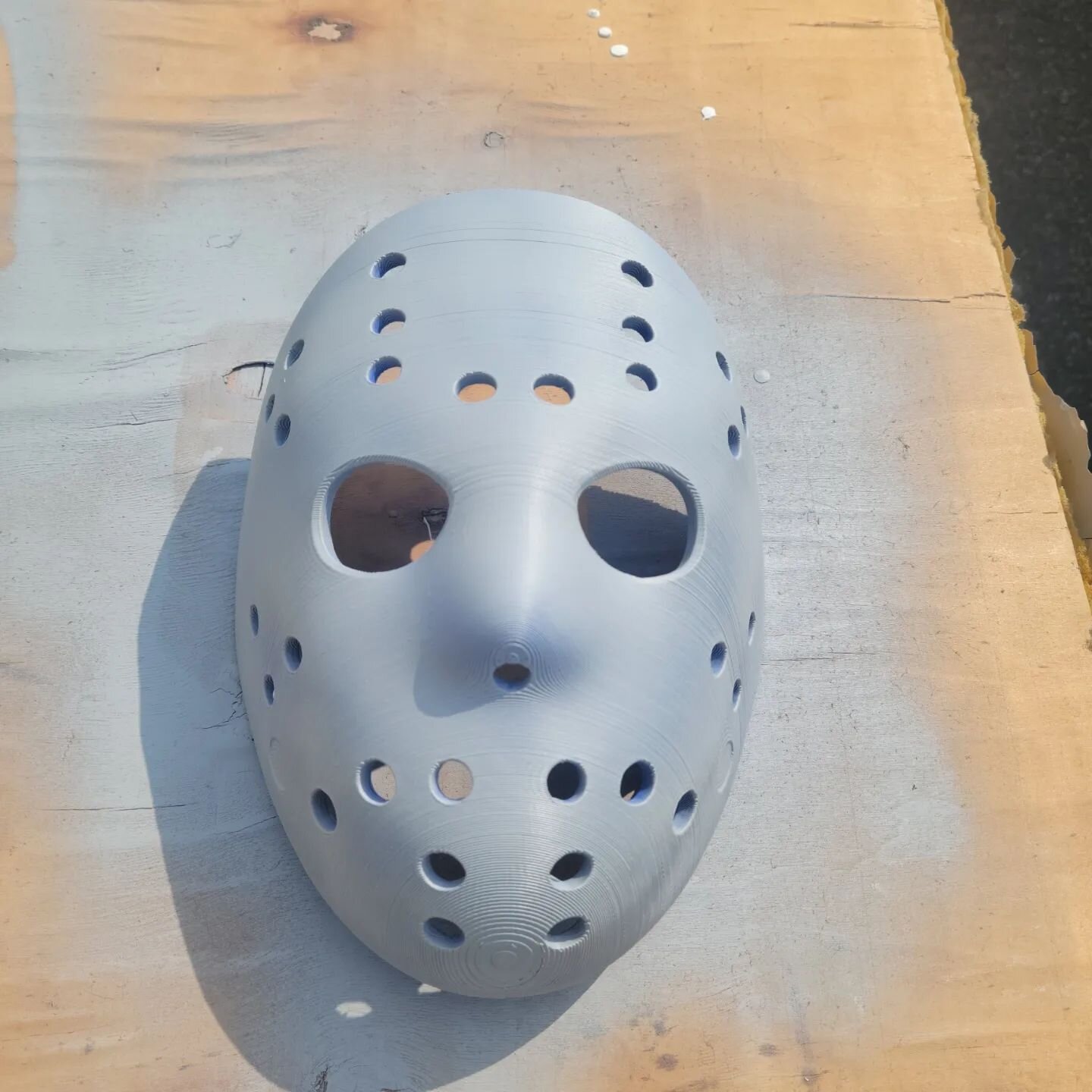 First attempt at painting anything I've printed! I have no clue what I'm doing 😂 let's see if we can make this come alive ! 🏒 Model by @ceredircosplay @paf3d 

#3dprintedmodels #3dprints #3dprinter #3dprintinglife #3dprint #3dprinting #3dprinted #e