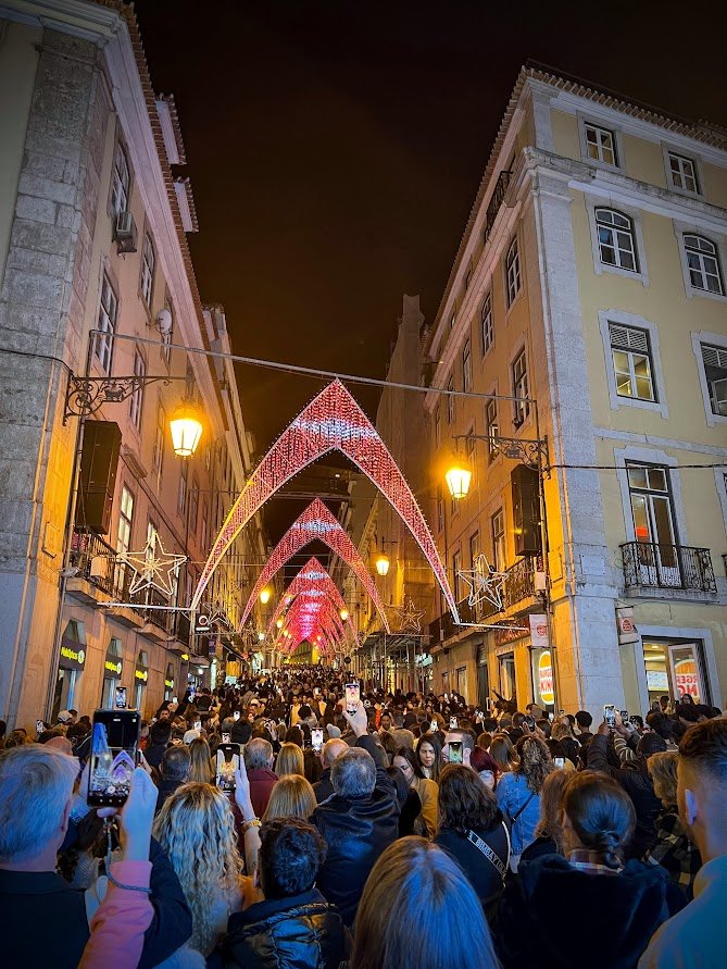 Tree lighting lisbon.jpg