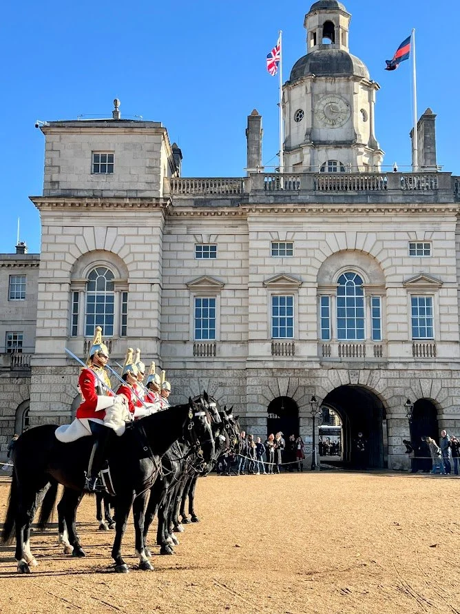 Where to see changing of the guard london.jpg