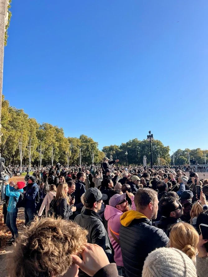 Where to watch the changing on the guard in London.jpg