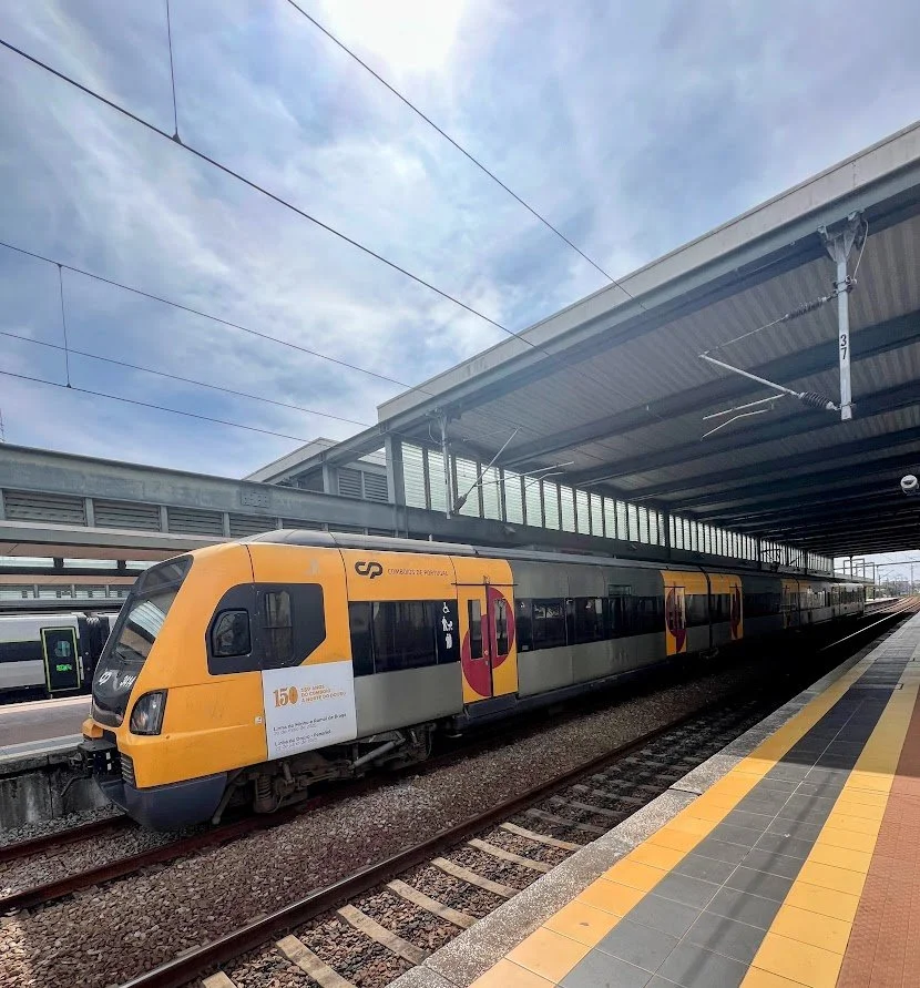 train from Lisbon to Porto.jpg