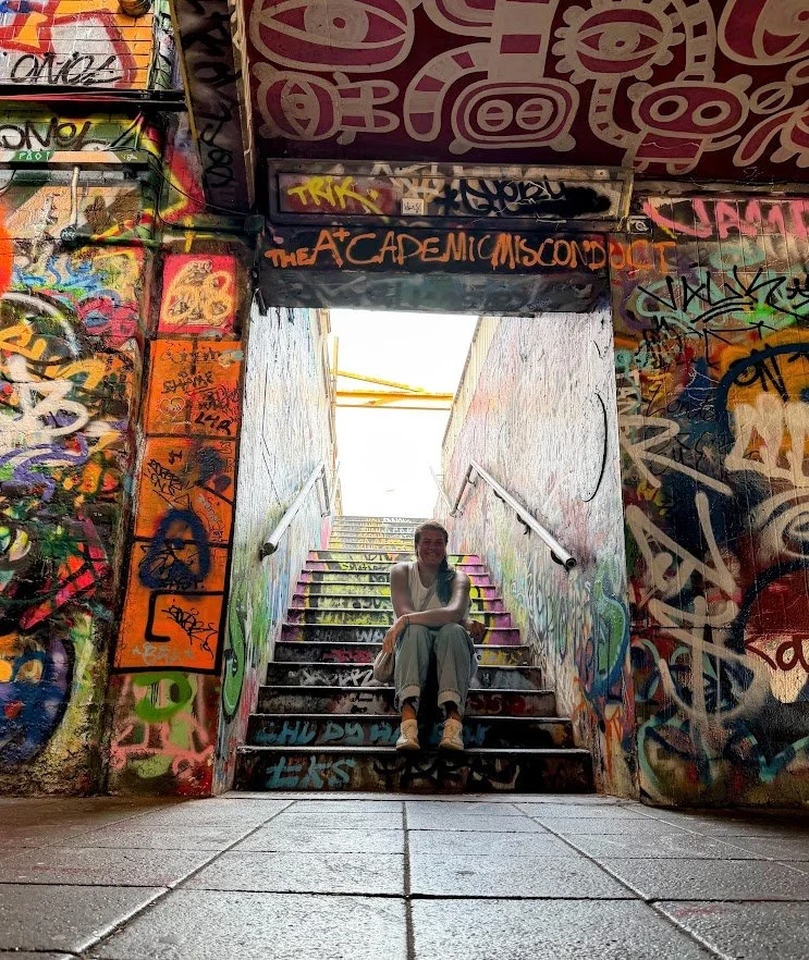 Graffiti tunnel london.jpg