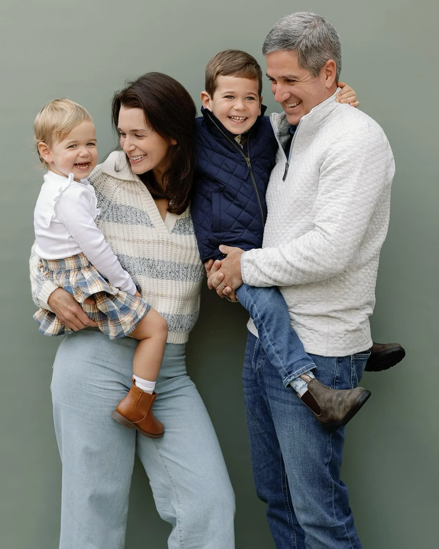 Some favorites from our fall Snap Sessions. An easy, breezy 15 minutes and some fun, casual family pictures.