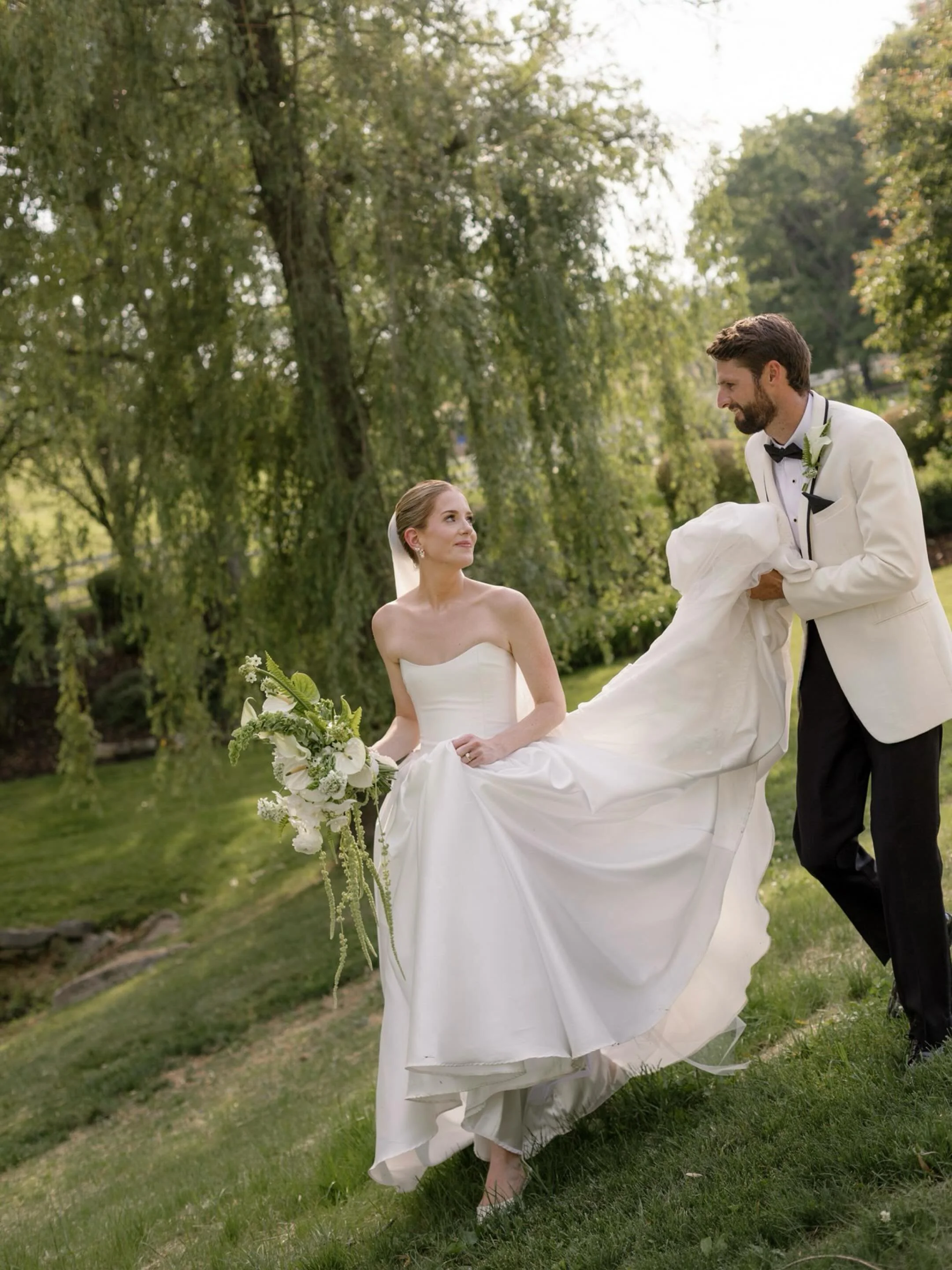 A beautiful ceremony on Sarah&rsquo;s parent&rsquo;s property was followed by a tented reception at Doug&rsquo;s family&rsquo;s farm right next door. Growing up side by side, this was a true uniting of families. The most incredible day 🤍 

@alltheda