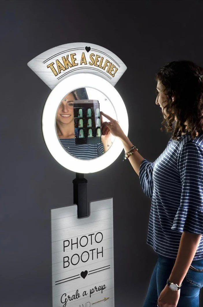 Simple Selfie Booth