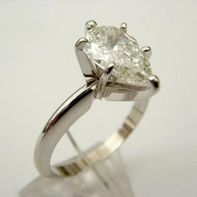 Solitare Diamond Engagement Ring in Platinum