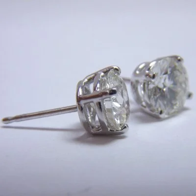 Diamond Stud Earrings in Platinum
