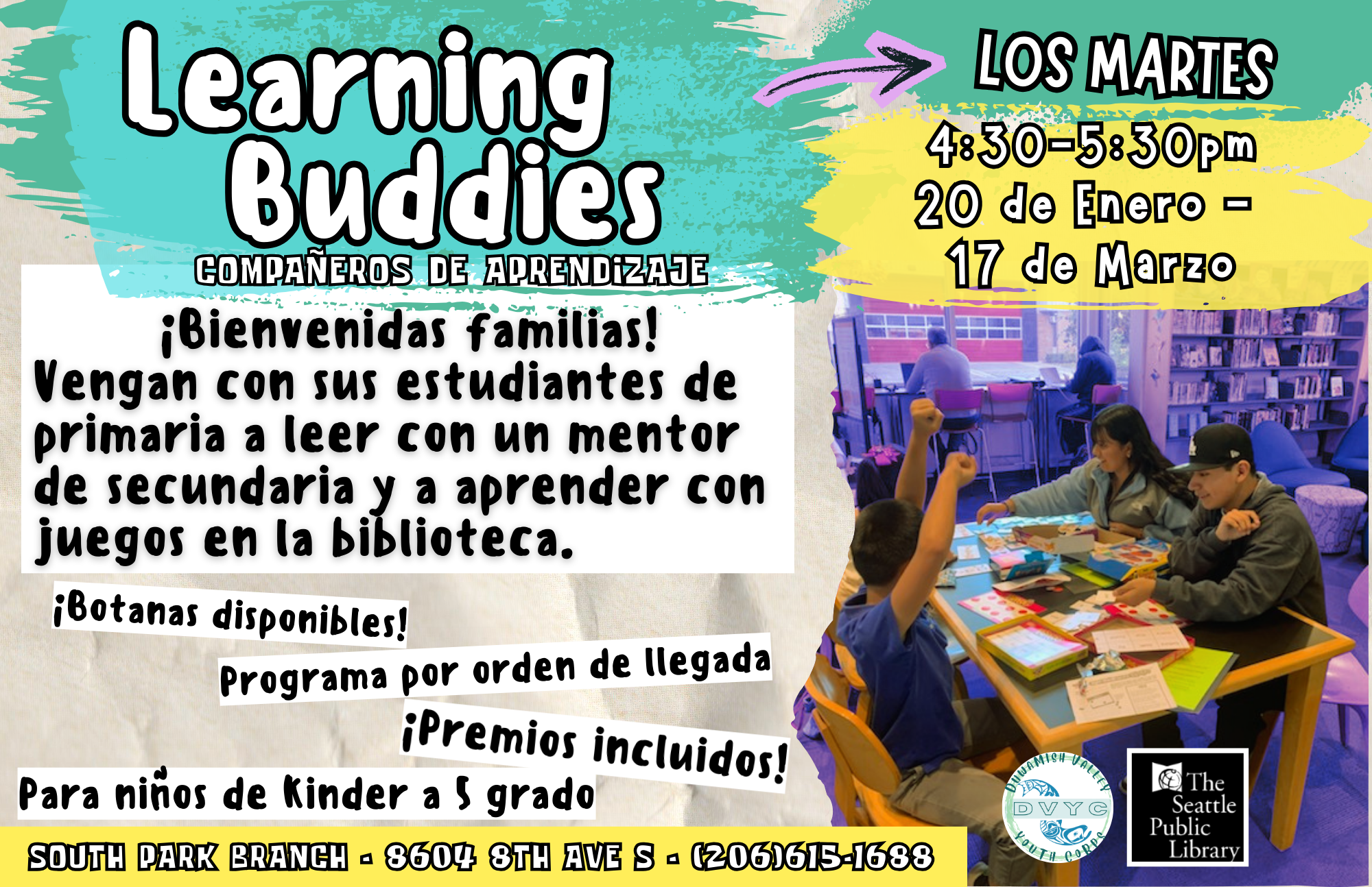 Estudiantes de primaria a leer con un menor de secundarioa